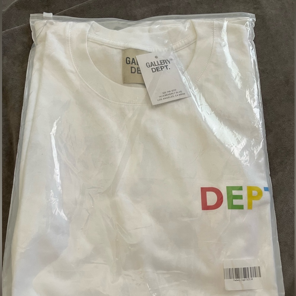 Brand new mens gallery dept T-shirt